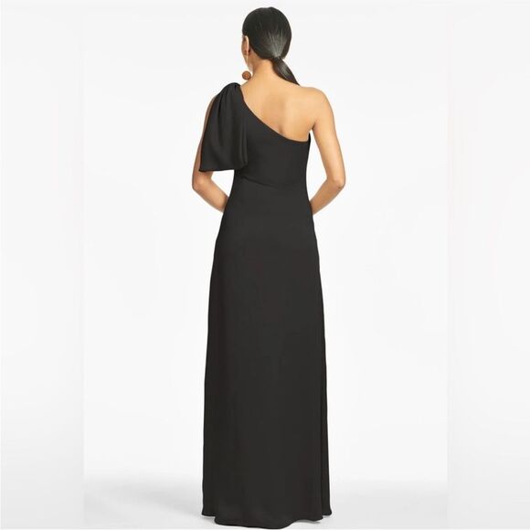 NWT Sachin & Babi Women's Chelsea One-Shoulder Crinkle Georgette
Gown - Picture 3 of 6